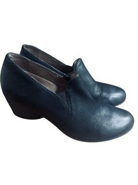 Dansko Women's Size 41/10 Black Burnished Nubuck Heeled Clogs Comfortable